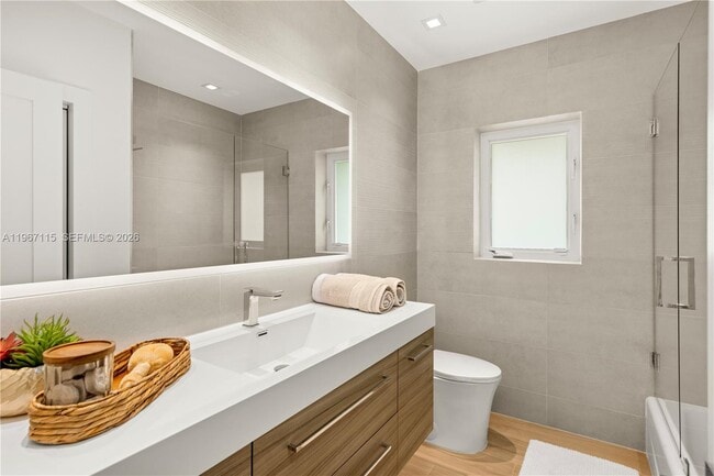 Building Photo - 6011 Maynada St