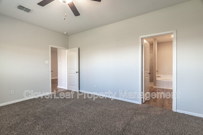 Building Photo - 9143 Bennett Frst