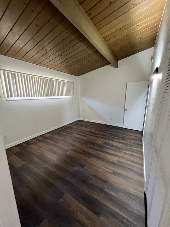 Building Photo - 2753 Buena Vista Ave