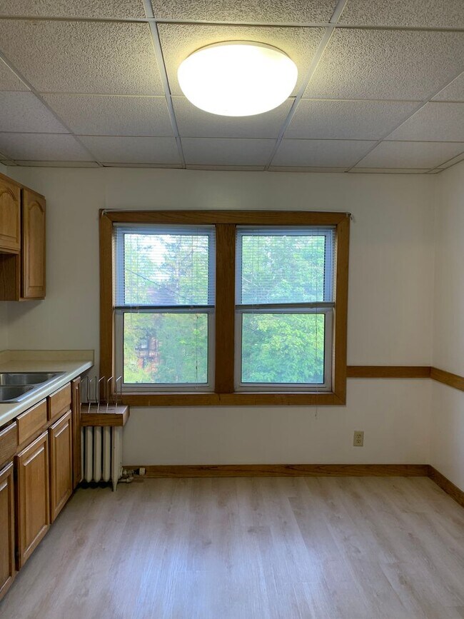 Building Photo - 2128-2130 E 2nd St