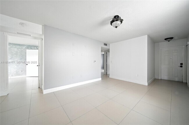 Building Photo - 1270 SE 26th St