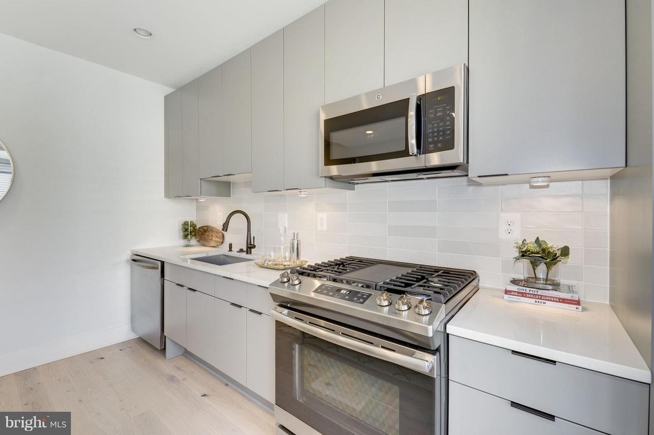 kitchen - 1344 Maryland Ave NE