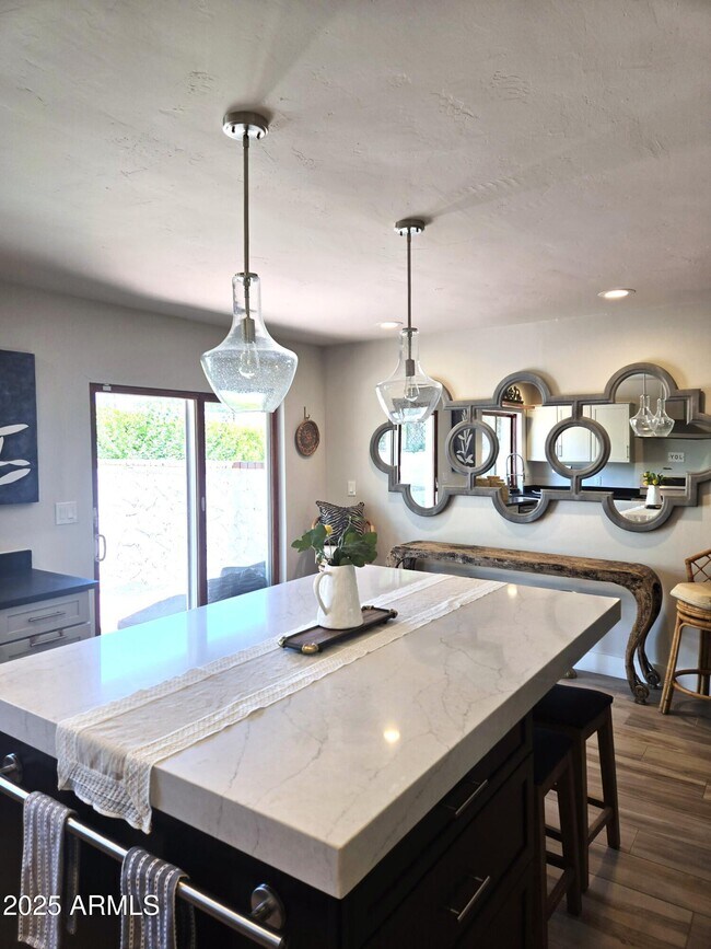 Building Photo - 5832 N Scottsdale Rd