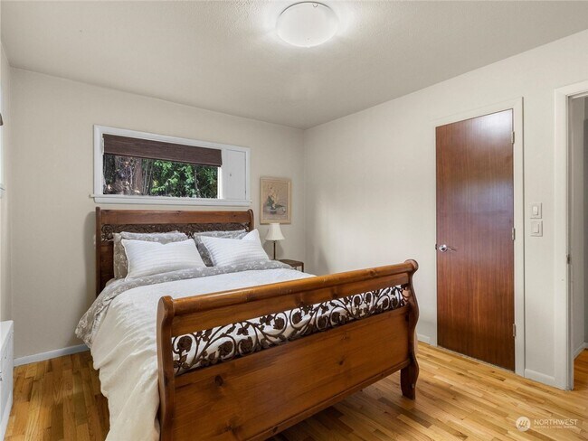 Building Photo - Beautiful property on the Westside of Oly