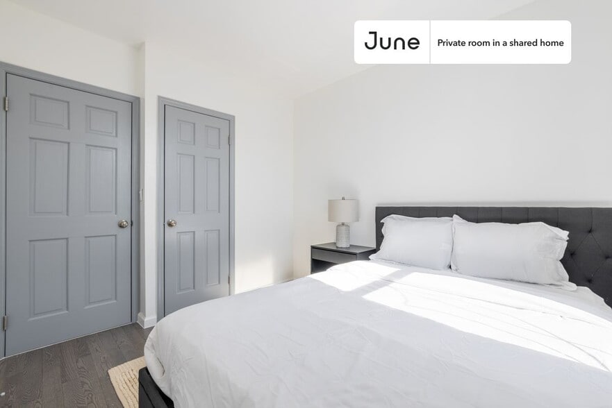 Building Photo - Room in Shared 4 bed/2 bath home