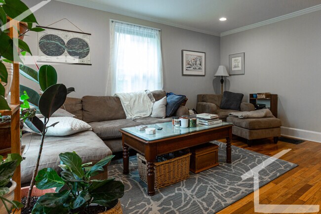 Building Photo - 15 Gordon St