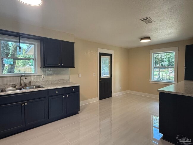 Building Photo - 5837 Berryhill Rd