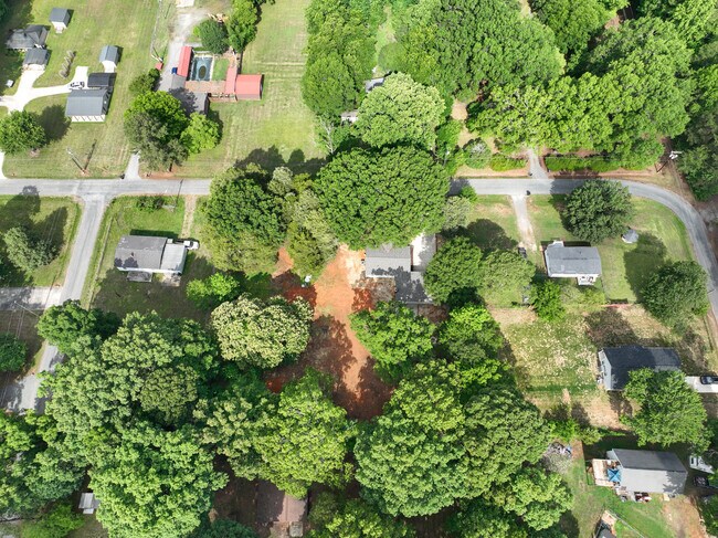 Building Photo - 185 Garden Ln