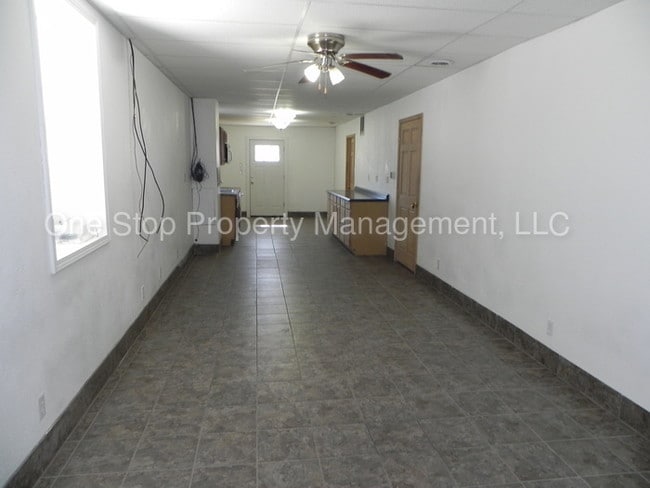 Building Photo - 2304 Englewood Ct