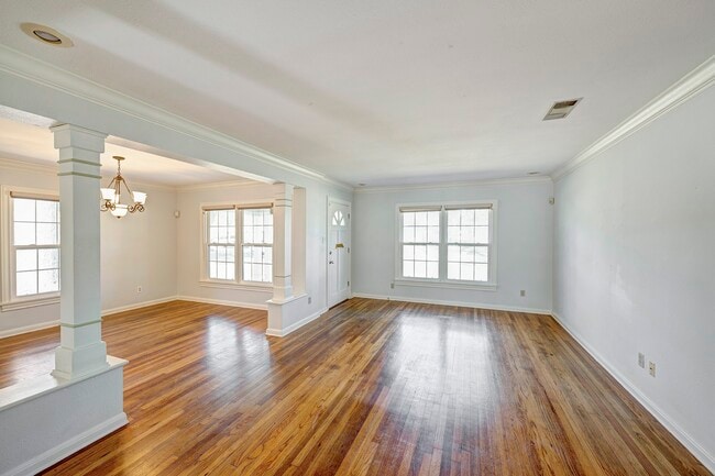 Building Photo - 1027 Althea Dr