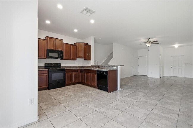 Building Photo - 12942 Utopia Gdns Wy