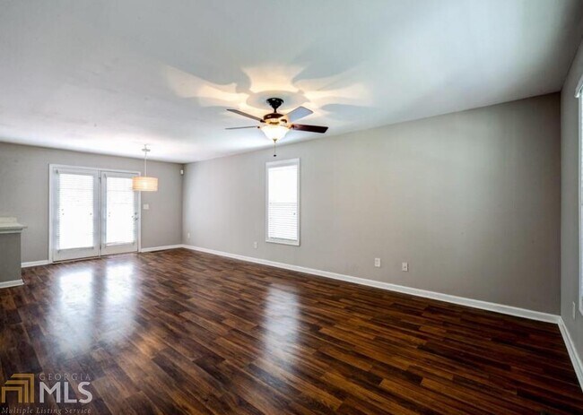 Building Photo - 2725 Silver Hill Terrace SE