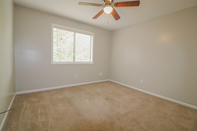 Building Photo - Super cute 2 bedroom condo in great Rock Hill location!