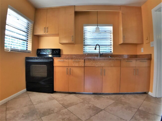 Building Photo - 2618 Cole Rd