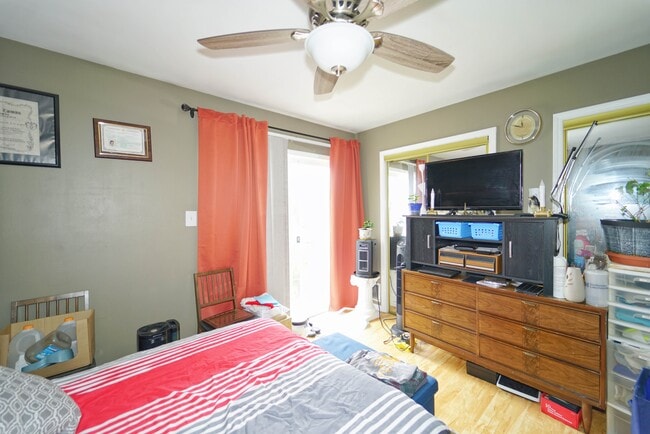 Building Photo - 389 Meadow Green Ln