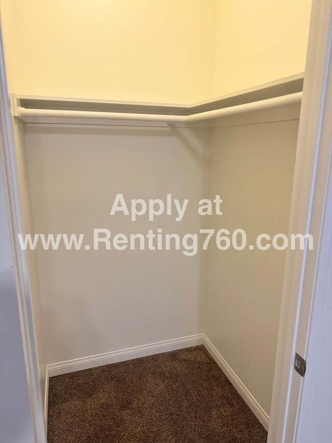 Building Photo - Spacious 3 Bed 2 Bath Home!