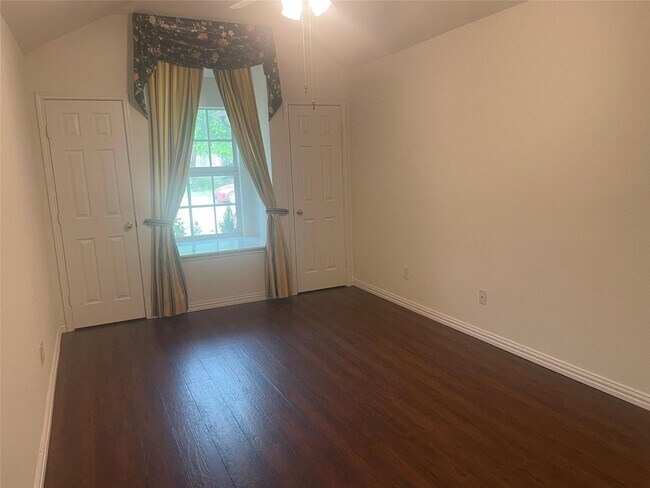 Building Photo - 1825 Kingsbrook Trail