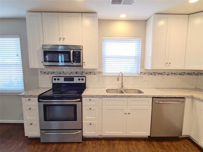 Building Photo - 10603 Brentway Dr