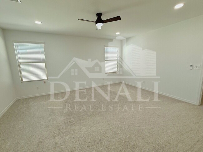 Building Photo - 11326 E Unger Ave