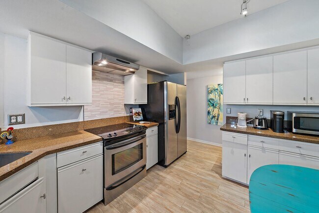 Building Photo - 401 Sea Oats Dr