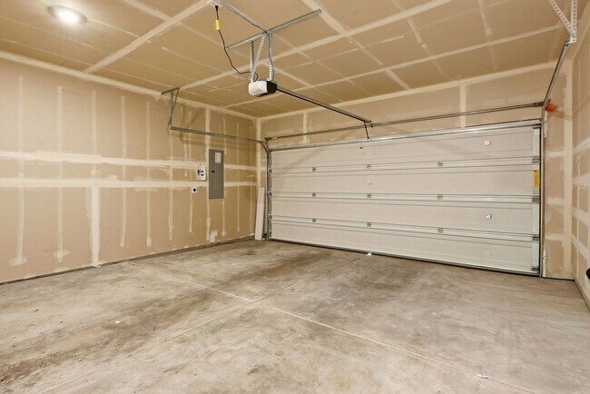 Building Photo - Beautiful 4 bedroom home in Liberty Lake! Move in Ready!