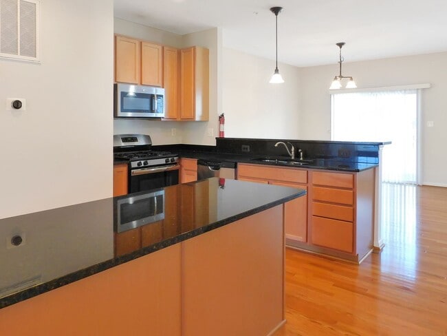 Building Photo - 23363 Marview Ct