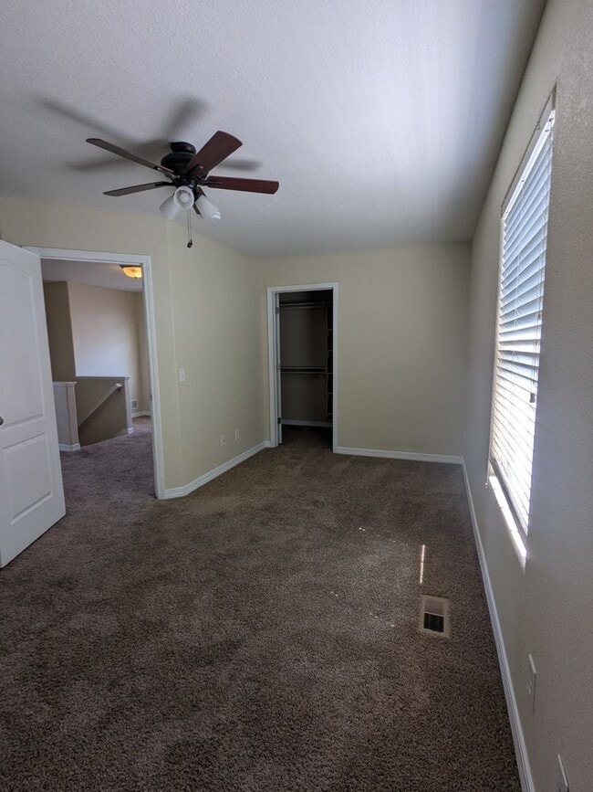 Building Photo - Beautiful 2 Story Townhome with 3 Car Garage!