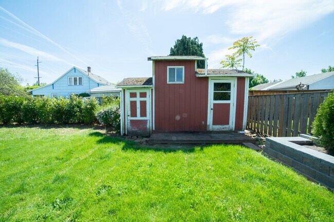 Building Photo - Large One Level Oregon City Home