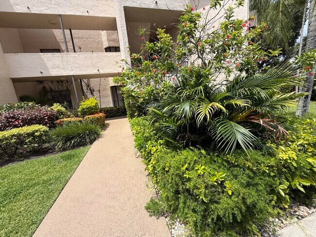 Building Photo - 7472 La Paz Blvd