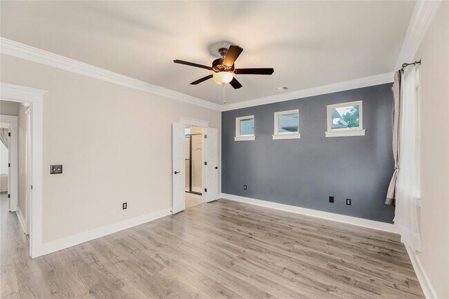 Building Photo - 11108 Railway Ln