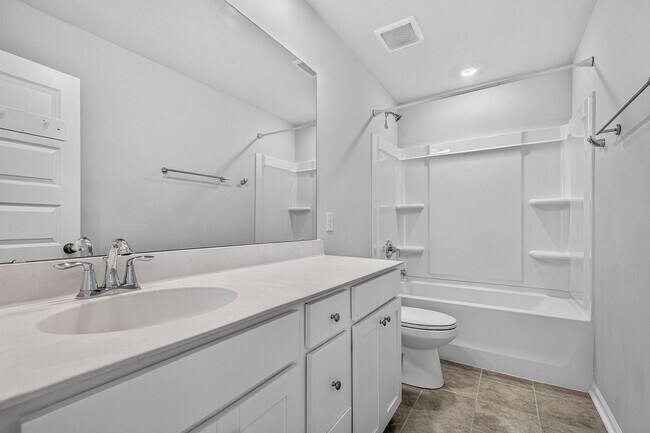 Building Photo - 204 Lake Minsi Dr