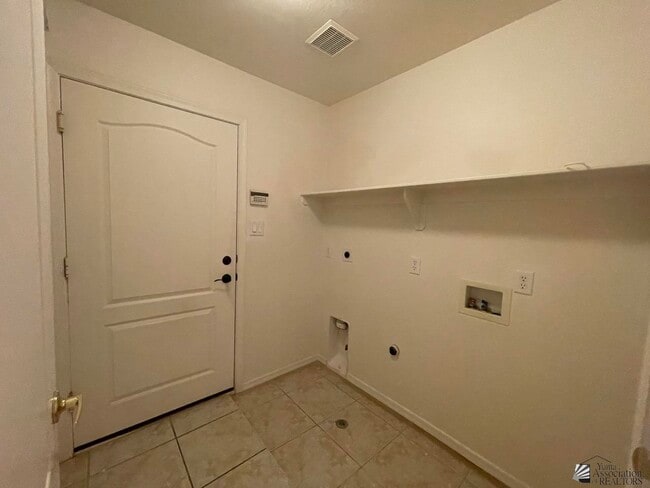 Building Photo - 4831 W 29th St