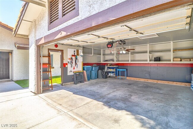 Building Photo - 4413 Live Oak Dr