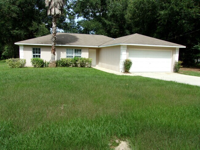 front view - 5 Pecan Pass Radl