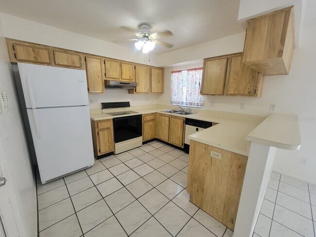 Building Photo - 8224 Autumn Oak Ave