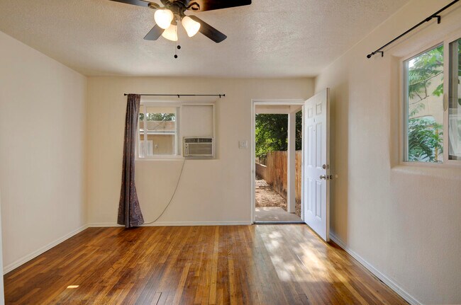Building Photo - 306 Stanford Dr SE