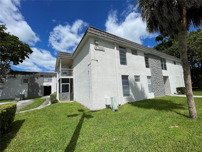 Primary Photo - 10361 N Kendall Dr