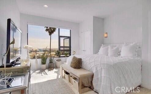 Building Photo - 1223 Larrabee St