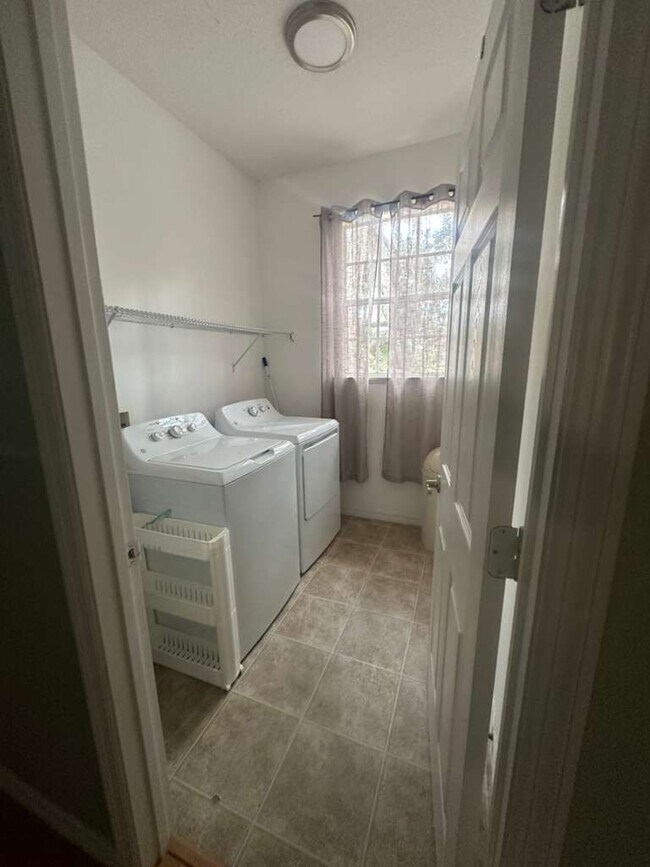 Building Photo - 2821 Eagle Claw Ct