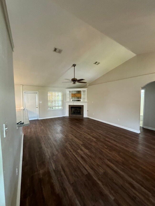 Building Photo - 3 Bed/2 Bath Single Family Home in Killear...