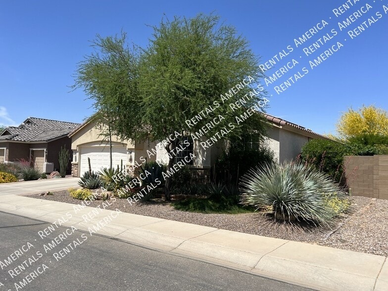 Building Photo - 1536 E Fontana Dr