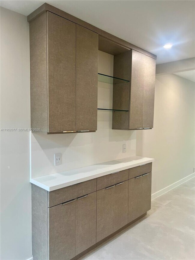 Building Photo - 3532 Thomas Ave