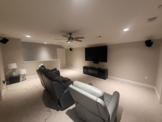 Building Photo - REDUCED!  5 bedroom/4 bath house in Berkshire Forest