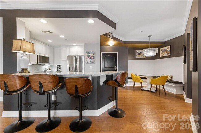 Building Photo - 401 N Church St