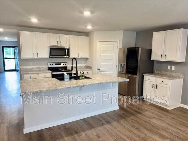Building Photo - 5260 Peach Dr