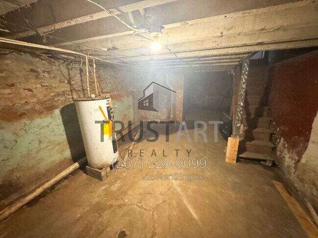 Building Photo - 3110 Custer St