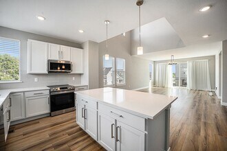 Building Photo - Modern 3-Story End Unit with Designer Fini...