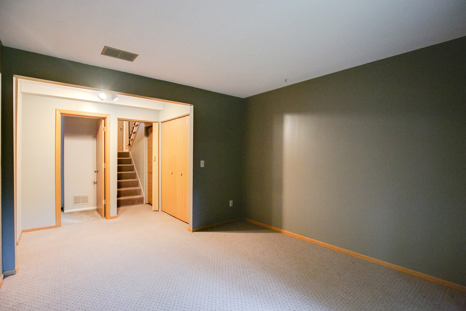 Building Photo - 12115 Drake St NW