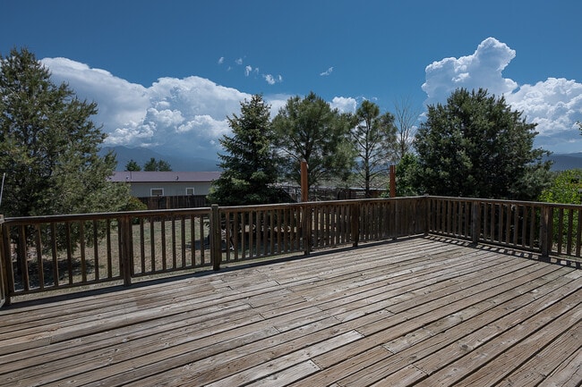 Building Photo - 49 Las Tusas Rd