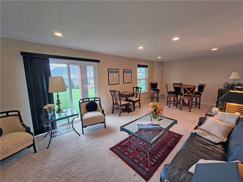 Building Photo - 718 Rosecliff Rd